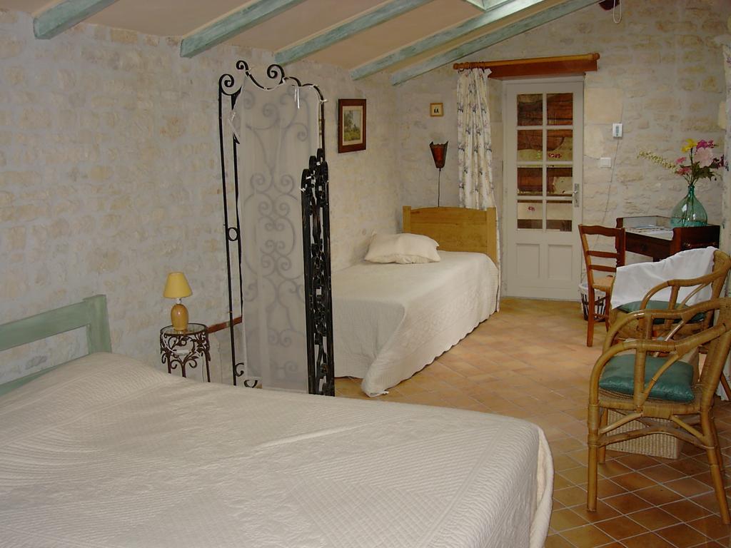 Les Jardins Saint Leonard Hotel Thairé Esterno foto